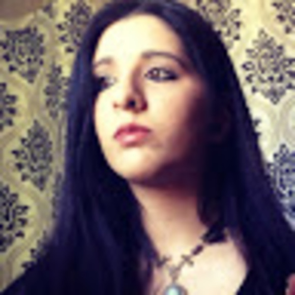 Meet your Posher, Adriana - Picture 1 of 1